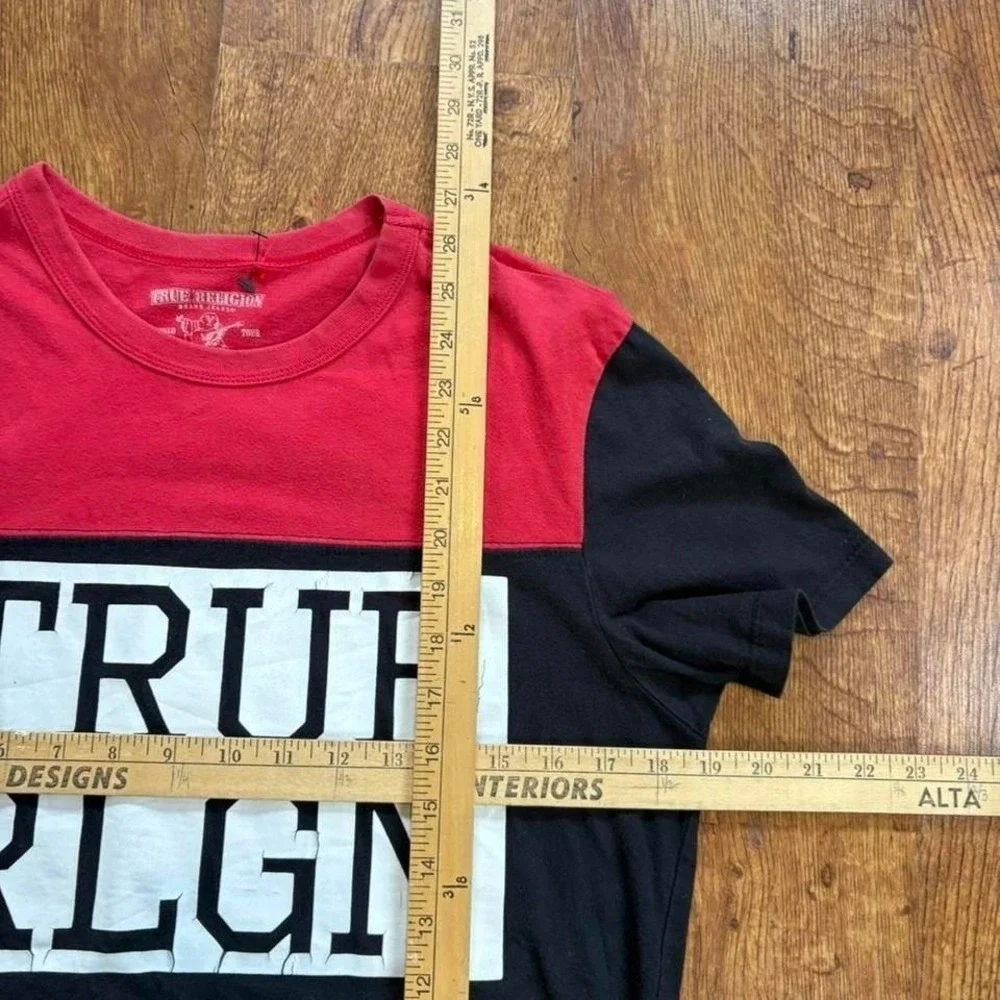 super faded True Religion black & red cracked graphic t-shirt‎